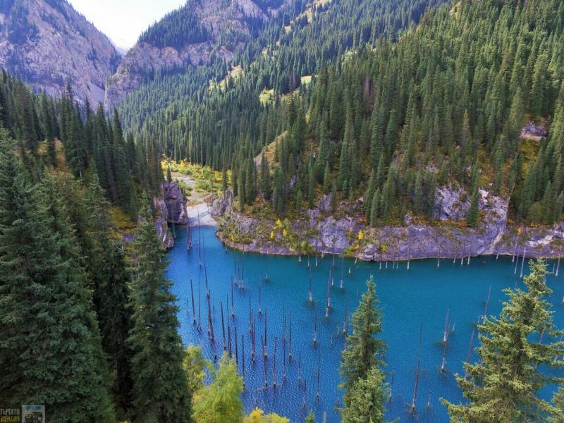 сказочное озеро в сердце Казахстана
