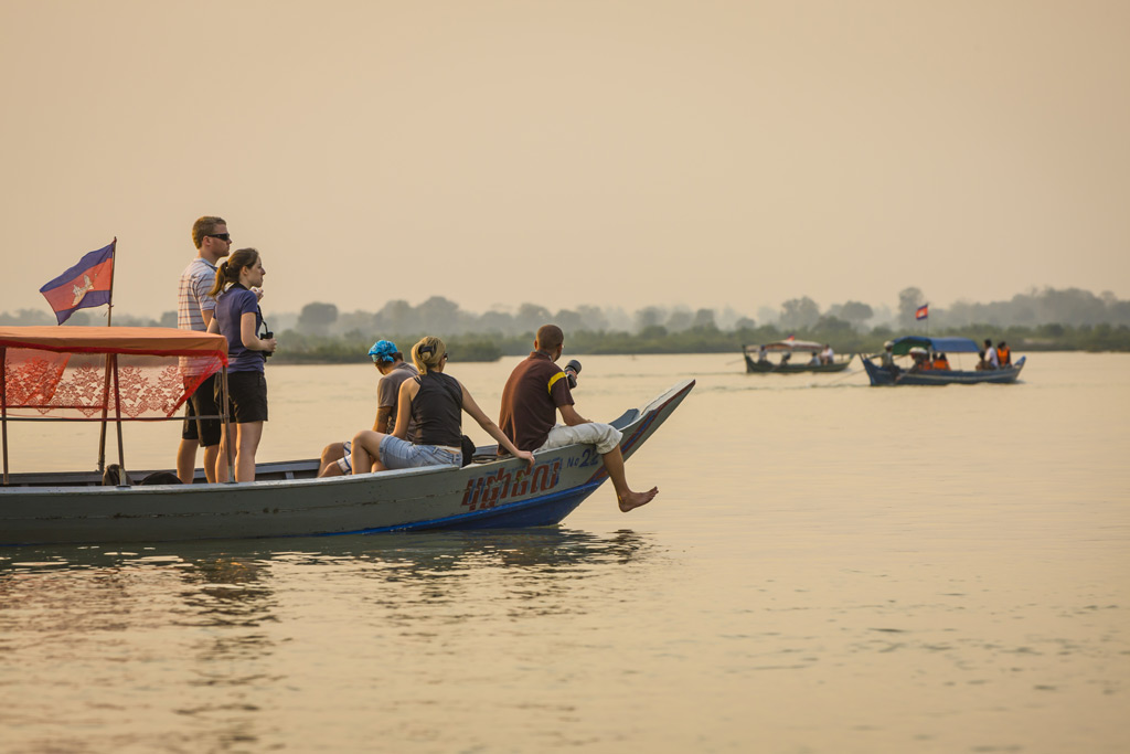 Побачити дельфінів в колоніальній Камбоджі
