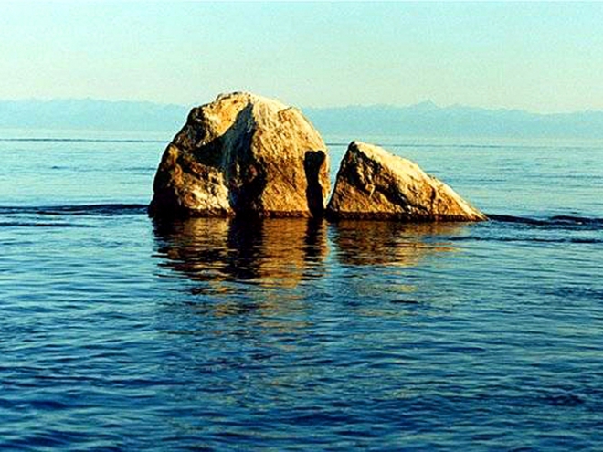 Озеро Байкал: Шаман-камінь