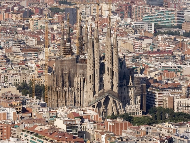 Барселона   У місті, де вдвічі більше туристів, ніж самого населення, здається, просто неможливо відвідати всі визначні пам'ятки