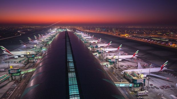 Об'єднані Арабські Емірати (ОАЕ) планують поступово відмовитися від співробітників імміграційної служби в аеропортах на користь штучного інтелекту