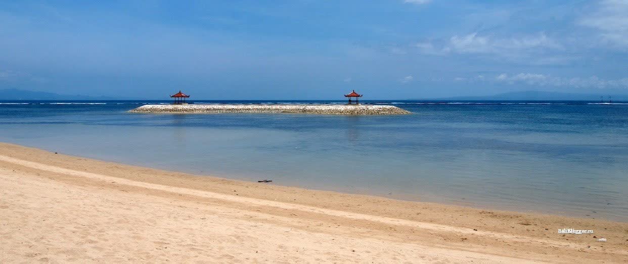 Якщо вибирати чисто пляжний відпочинок, то я б віддала перевагу Санур, там менш мальовничі пляжі, але зате сам містечко більш симпатичний і трохи менше туристично ніж Нуса Дуа, плюс Нуса Дуа сильно дорожче