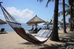 Нячанг - один з кращих курортів В'єтнаму славиться кілометрами пустельних пляжів, затишними бухтами, численними островами і кораловими рифами