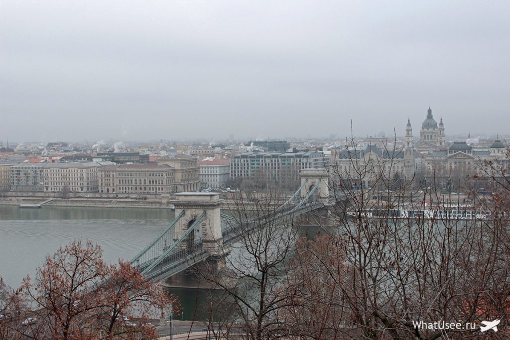 Вид від Королівського палацу на Дунай, Сеченскій (Ланцюговий) міст і Пешт: