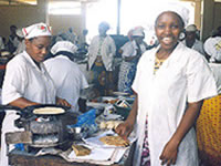 У Танзанії існує маса недорогих цілком пристойних кафе, що пропонують своїм відвідувачам широкий вибір страв