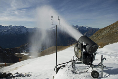 Катання на лижах в період різдвяних канікул на багатьох гірських курортах Швейцарії пов'язане з труднощами