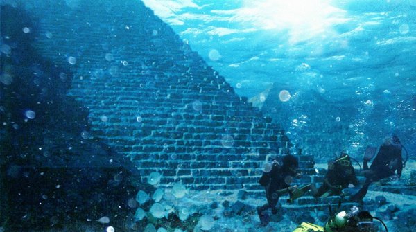 На дні океану біля берегів Флориди були знайдені два великих об'єкта, зовні схожих з пірамідами