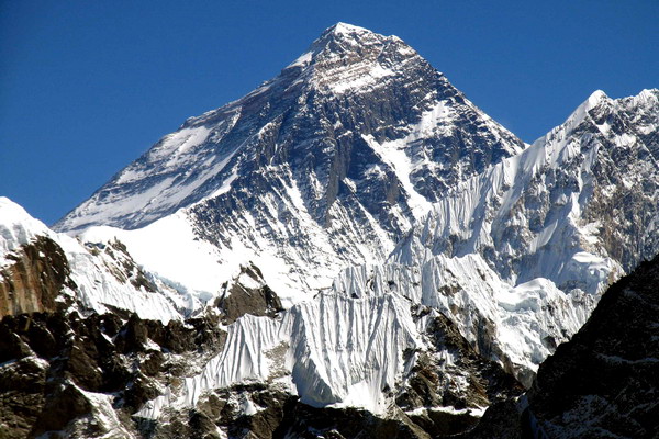 Евересту, який керував в середині 19 століття геодезичної службою Британської Індії