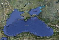 Таким чином, із заходу і півдня кримське узбережжя омиває Чорне море, а зі сходу - Азовське