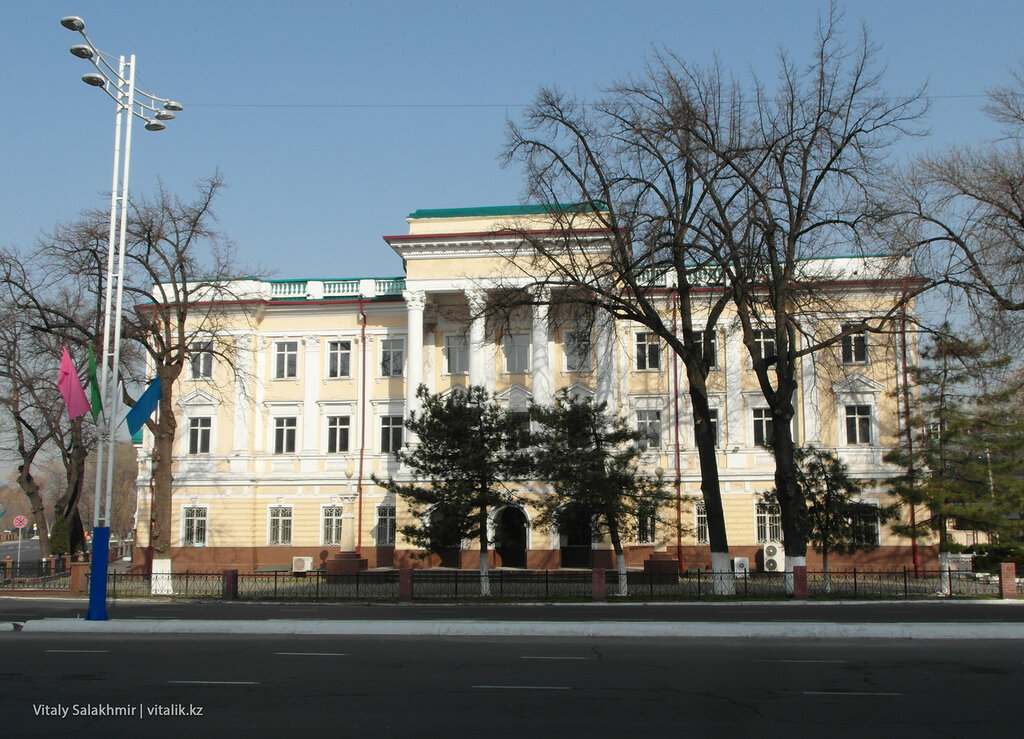 і будівлі