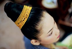 Під час святкування буддистського Нового року в Лаосі проводиться церемонія обрання Нанг Сангкхан - «королеви краси»