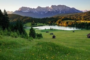 Альпійські луки і гори Гімалаї - одні з найкрасивіших куточків нашої неосяжної планети, відвідати які прагнуть багато мандрівників