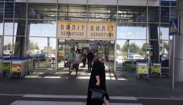 У четвер, 31 серпня, з аеропорту Київ Жуляни повинні були відправитися чартерні рейси туроператора IdrisKa-tour на Тенеріфе і Аліканте